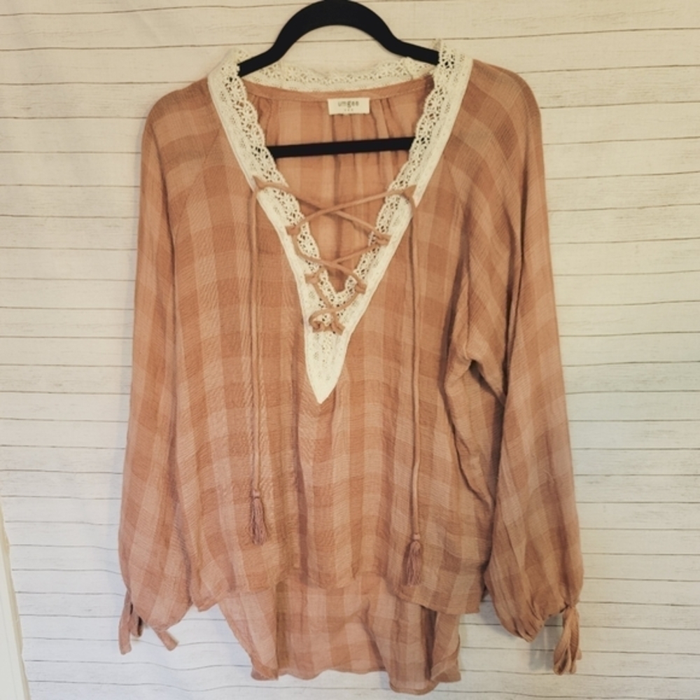 UMGEE DUSTY ROSE BUFFALO PLAID TUNIC, W CROCHET NECKLINE, SZ MEDIUM